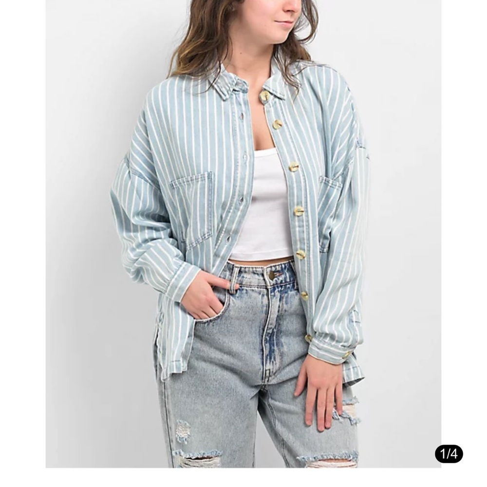 NWOT American Eagle Blu Pepper Pinstripe Blue Chambray Button Up Shirt Medium